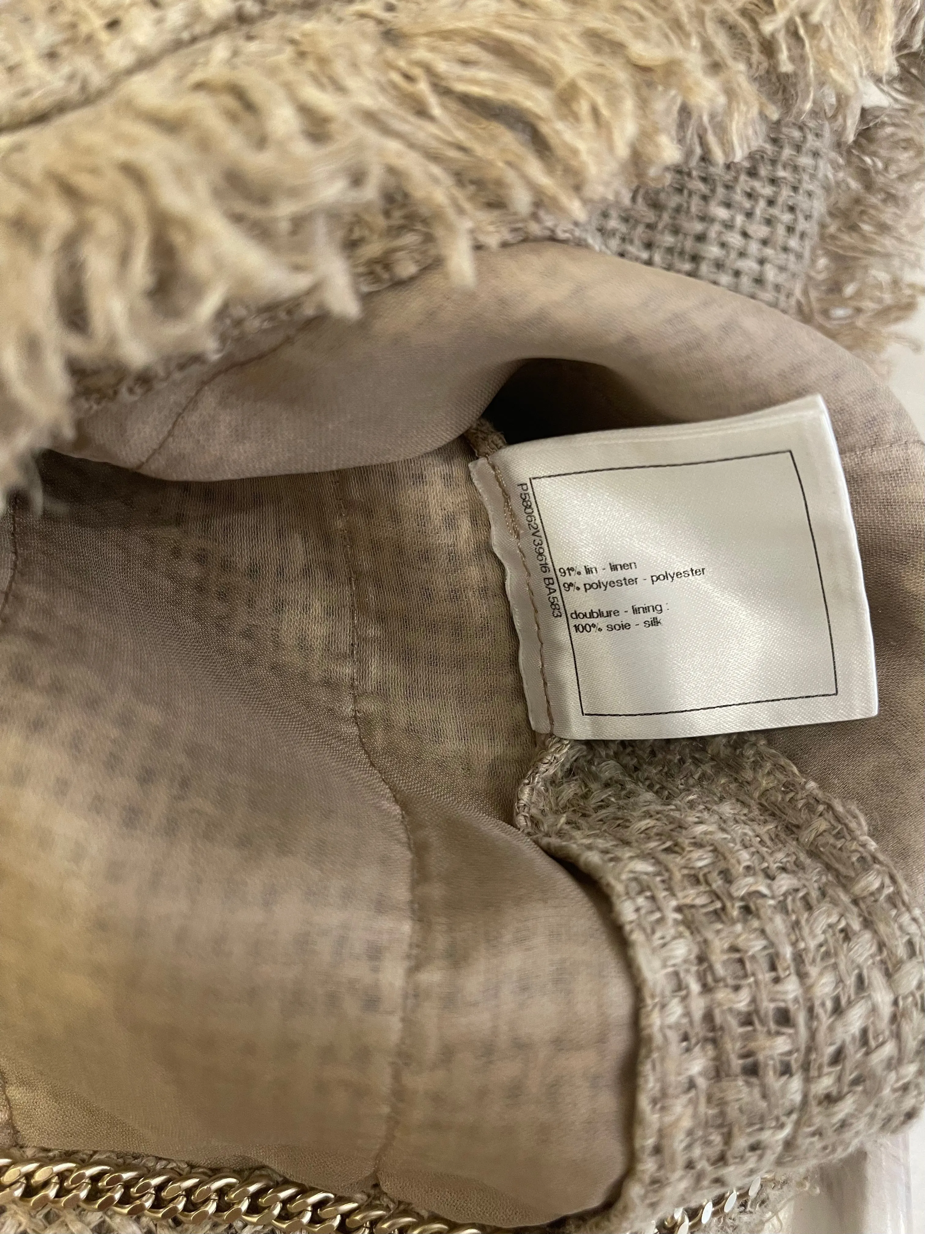 Chanel Ancient Greece 2018 Beige Tweed Jacket With Gold Button Detail Size Fr 40 (uk 12) Rrp £3,500
