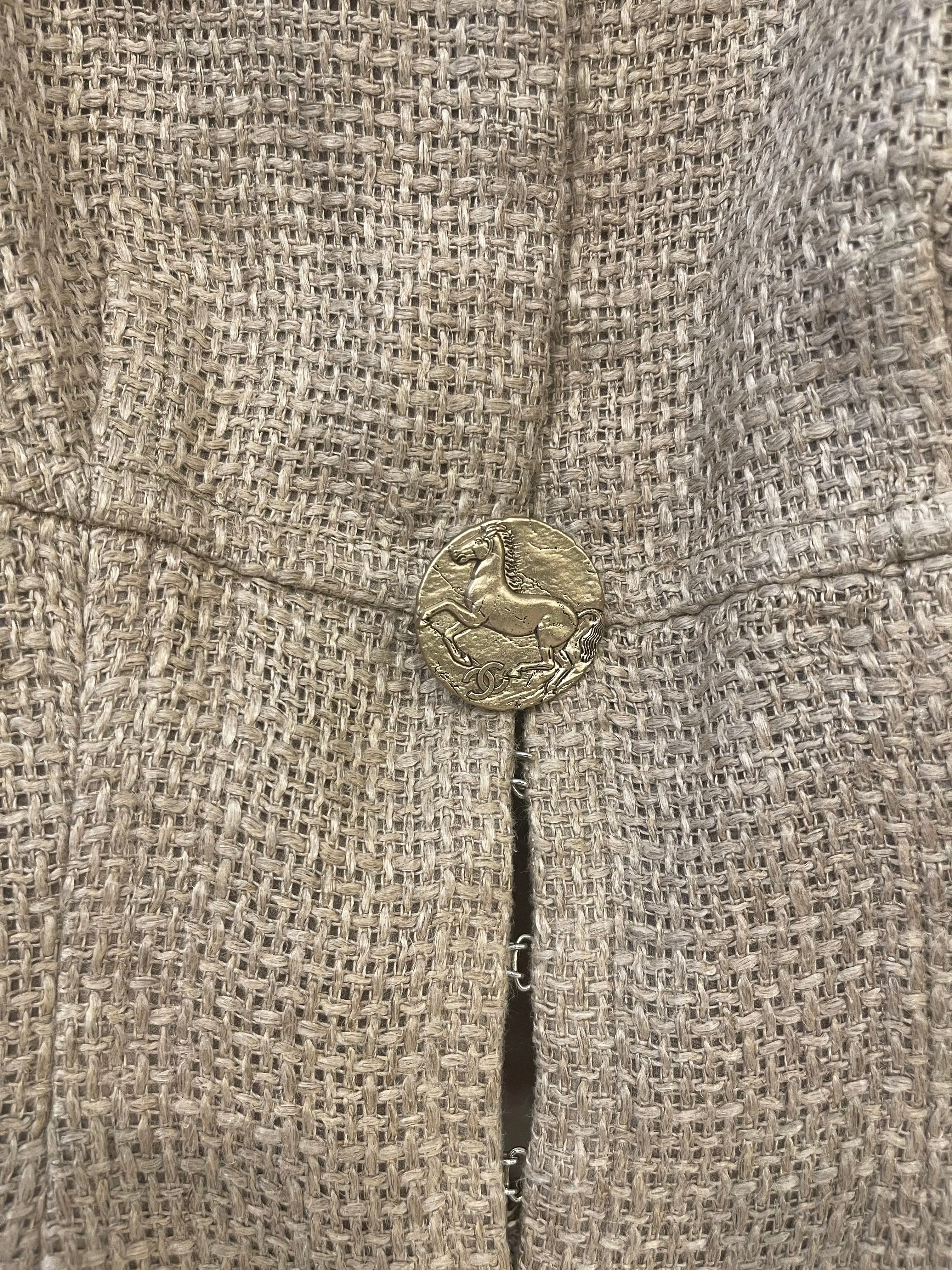 Chanel Ancient Greece 2018 Beige Tweed Jacket With Gold Button Detail Size Fr 40 (uk 12) Rrp £3,500
