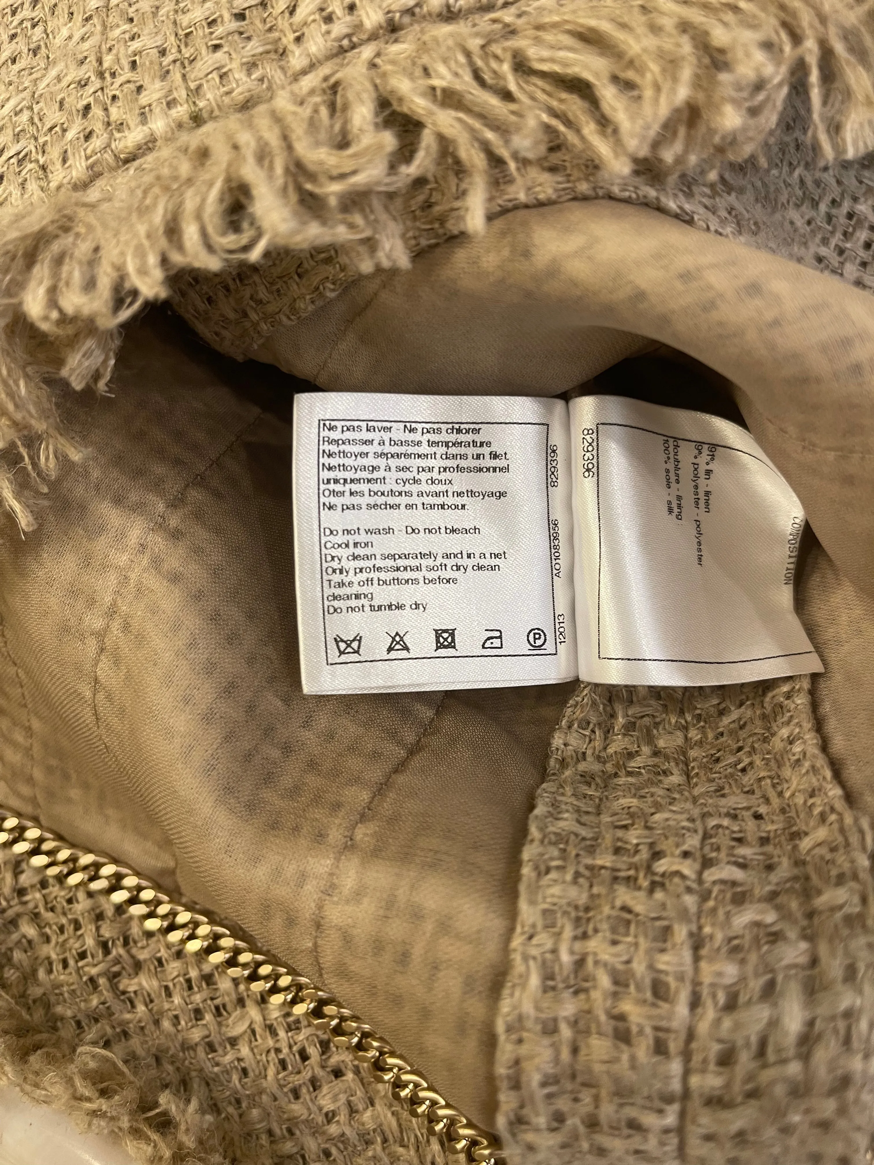 Chanel Ancient Greece 2018 Beige Tweed Jacket With Gold Button Detail Size Fr 40 (uk 12) Rrp £3,500