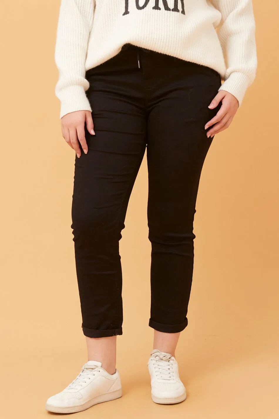 RAYNA SOLID JOGGER PANTS