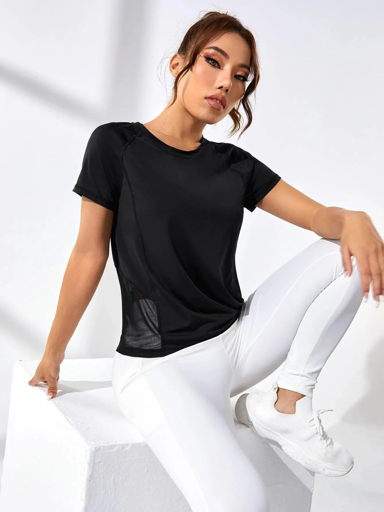SHEIN Contrast Mesh Raglan Sleeve Sports Tee