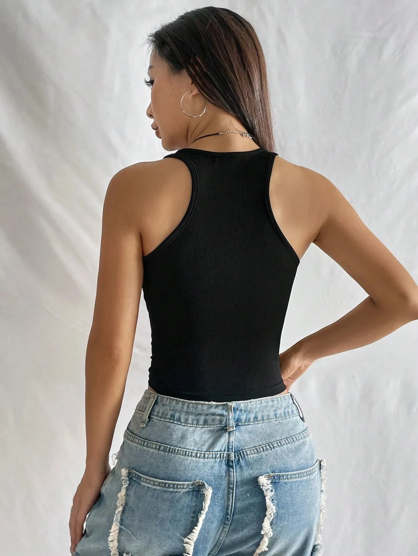 SHEIN EZwear Chain Detail Crop Tank Top