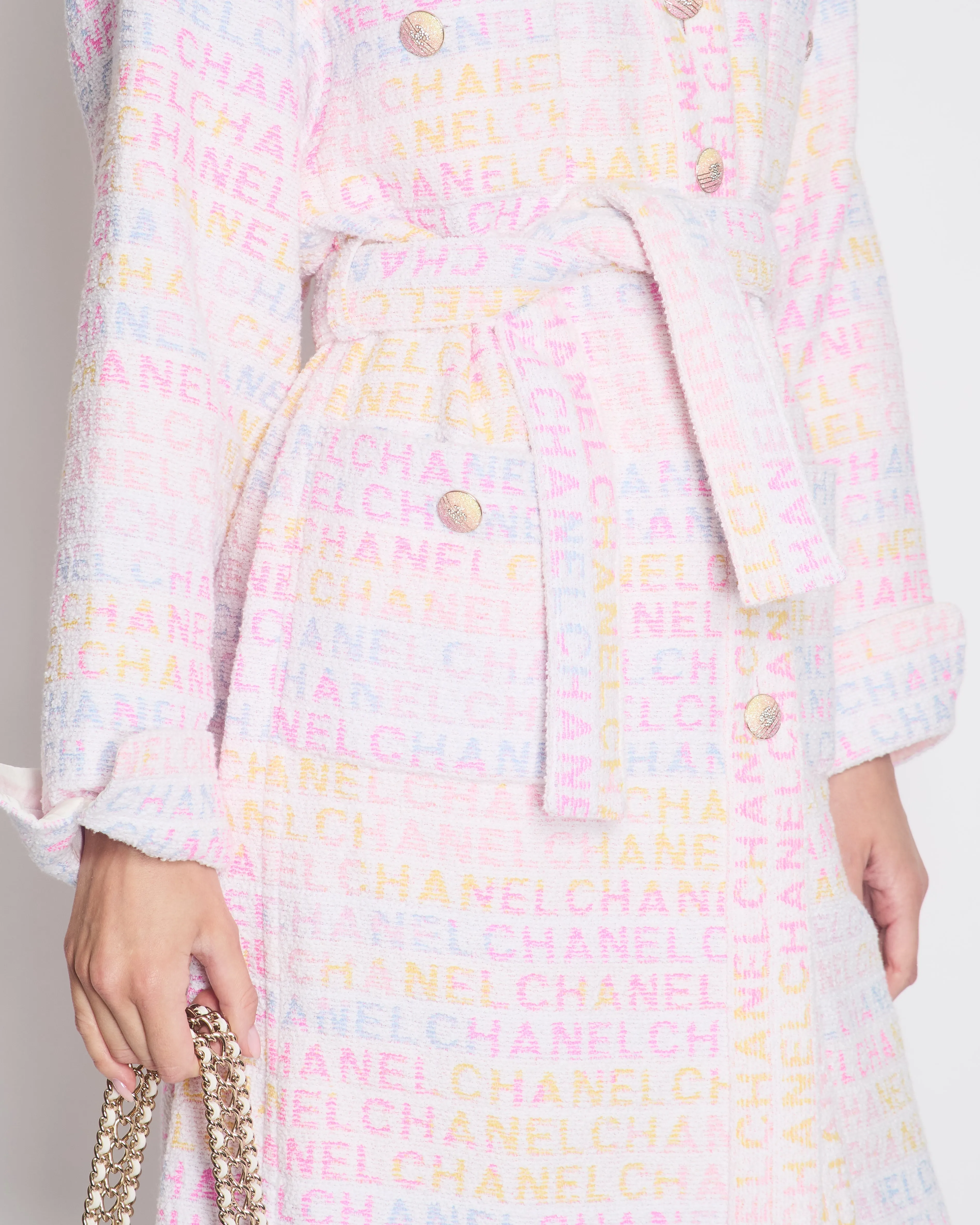 *super Hot*trendy Inspired  Chanel Resort 2024 Pink & White Robe Coat With Belt & Multi-coloured Chanel Logo Details Size Fr 36 (uk 8)