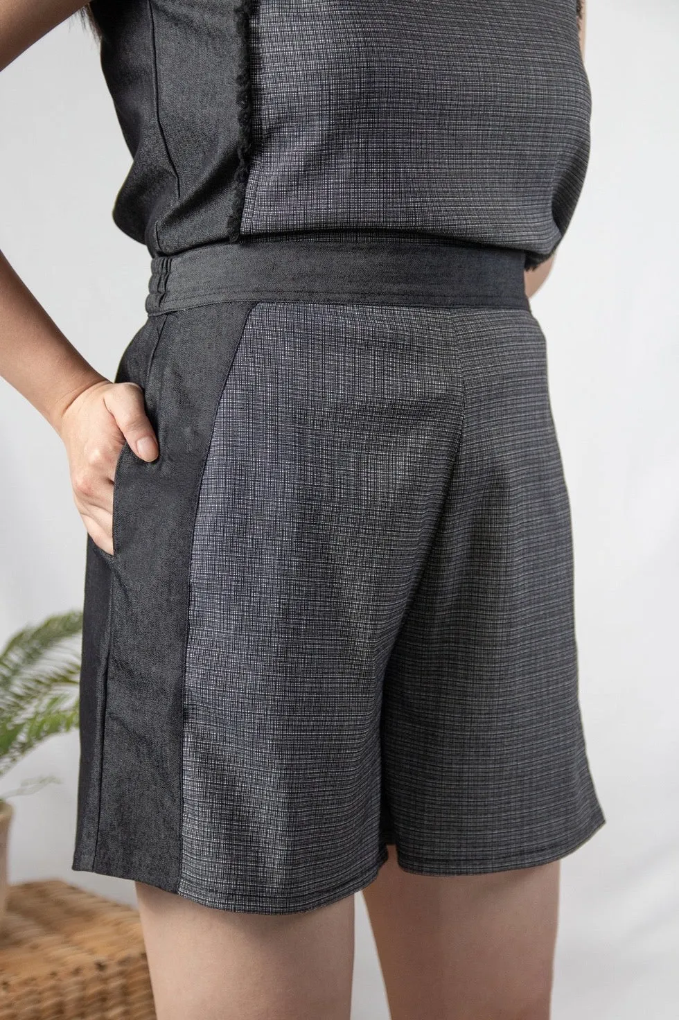 Tricia Panel Mid-length Shorts